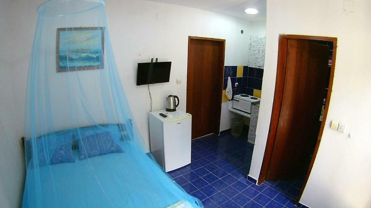 Apartments Ceca ティヴァト エクステリア 写真