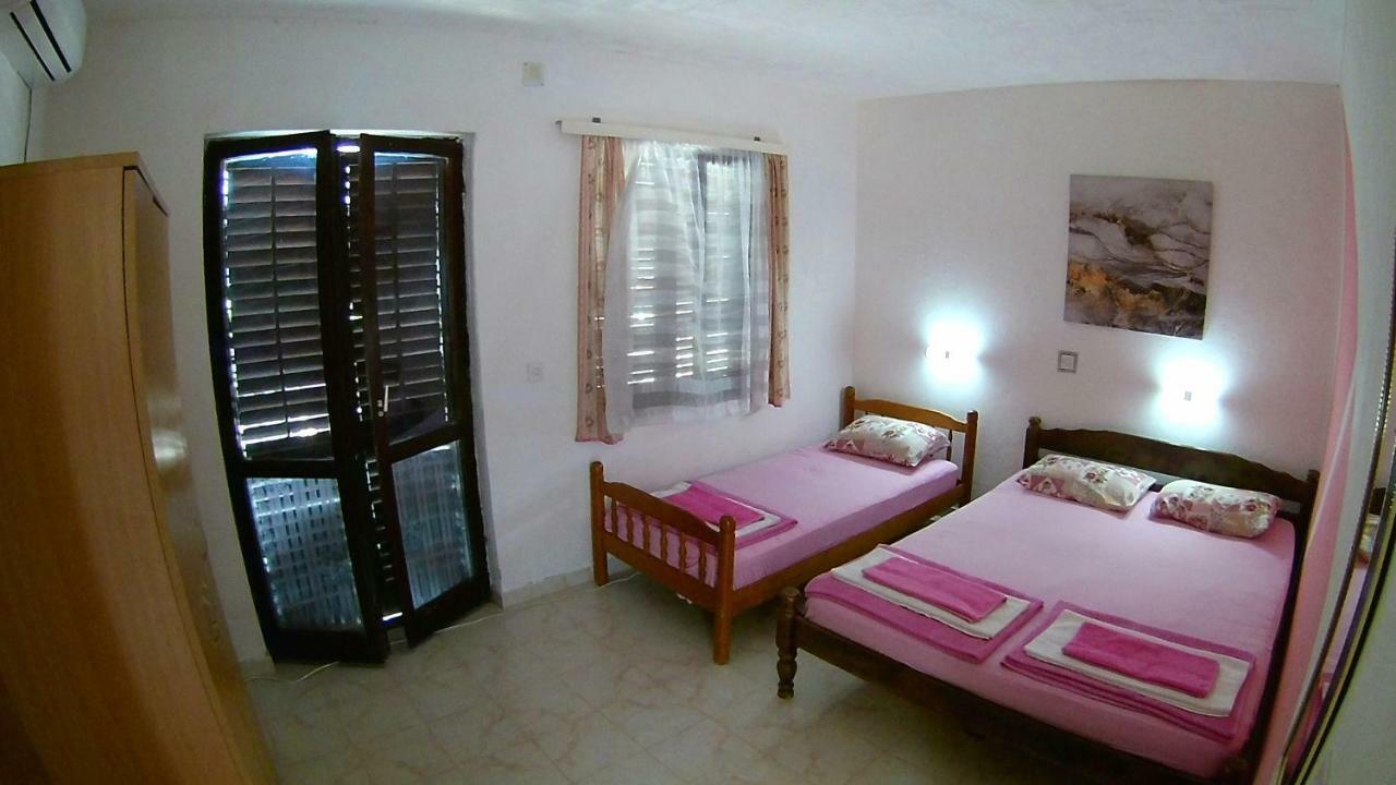 Apartments Ceca ティヴァト エクステリア 写真