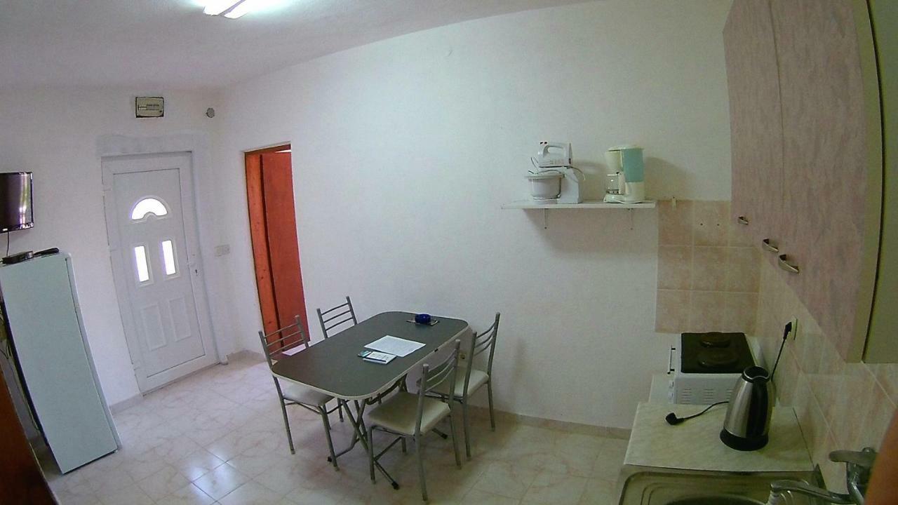 Apartments Ceca ティヴァト エクステリア 写真